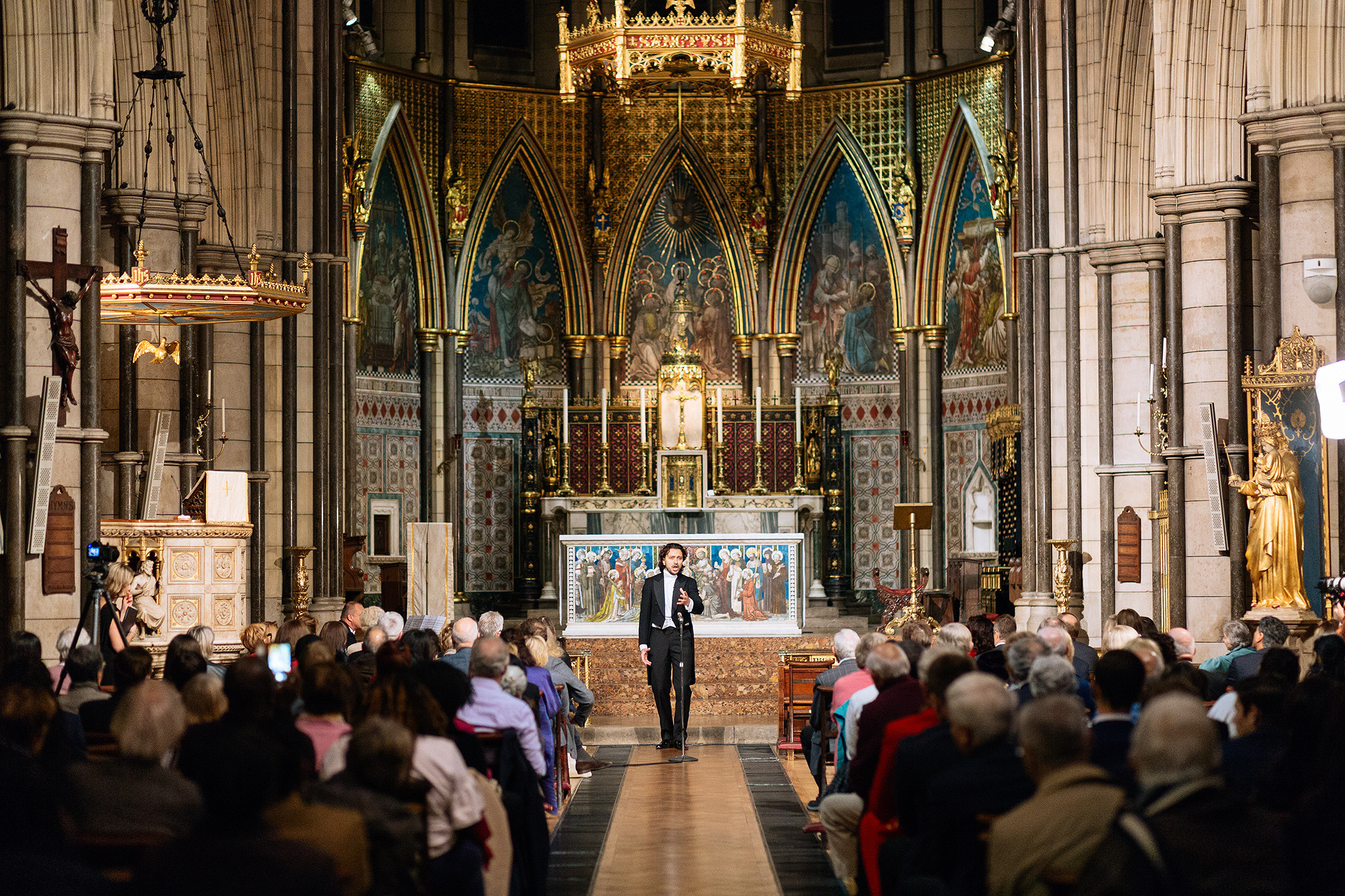 Opera performance by Charlie Burgio/Splento