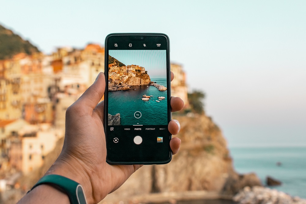 Best apps for travel photos