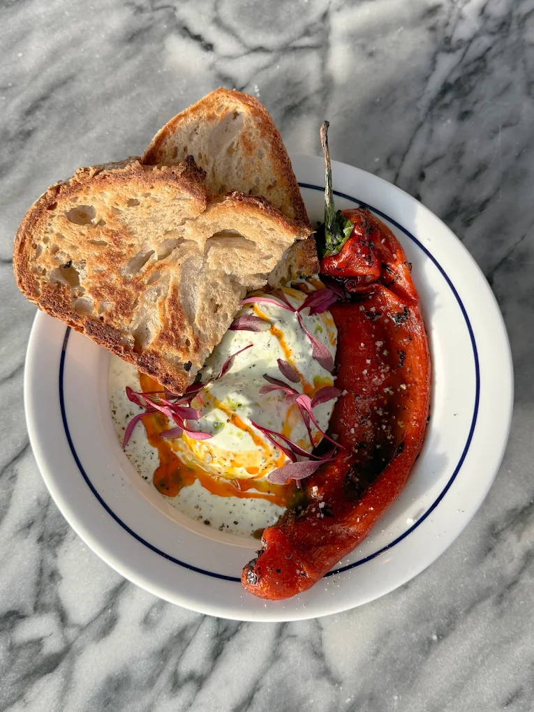 Eggs with peppers before Splentify enhancement