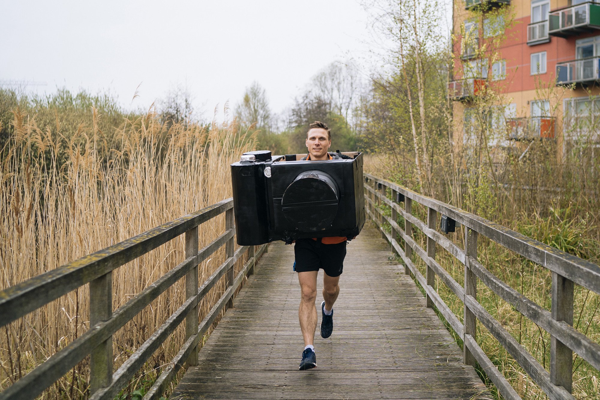 Fastest Marathon Dressed As a Camera